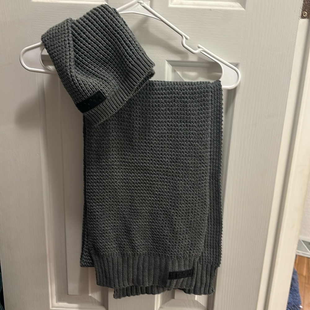 COPY - Gray Knit hat and scarf